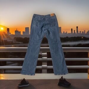 Levi Straus Jeans Womens 505 Straight Boho Wash Floral‎ Embroidered  Size 30-32